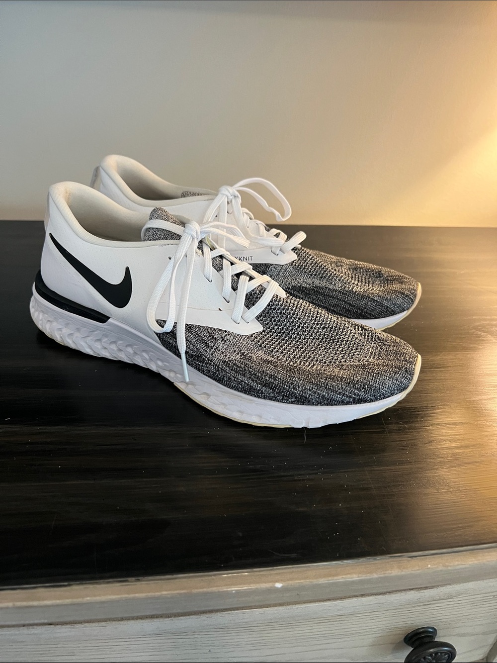 Nike White & Gray Knit Athletic Sneakers